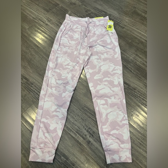 All in Motion Light Pink Activewear Top - Picture 1 of 3